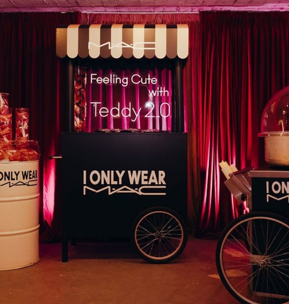 Make Up Your Mood | Η MAC Cosmetics διοργάνωσε ένα immersive event που ανέδειξε το lipstick ως mood tool και μέσο προσωπικής έκφρασης