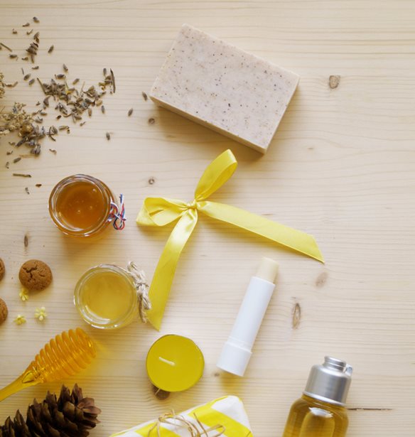 DIY: 5 &#x3B4;&#x3B9;&#x3B1;&#x3C6;&#x3BF;&#x3C1;&#x3B5;&#x3C4;&#x3B9;&#x3BA;&#x3AD;&#x3C2; &#x3B9;&#x3B4;&#x3AD;&#x3B5;&#x3C2; &#x3B3;&#x3B9;&#x3B1; &#x3C0;&#x3B1;&#x3BD;&#x3B5;&#x3CD;&#x3BA;&#x3BF;&#x3BB;&#x3B1; scrubs &#x3C7;&#x3B5;&#x3B9;&#x3BB;&#x3B9;&#x3CE;&#x3BD;