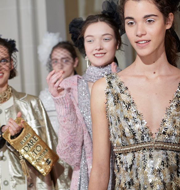 Chanel Metiers d'Art: Όλα όσα είδαμε στο χτεσινό fashion show