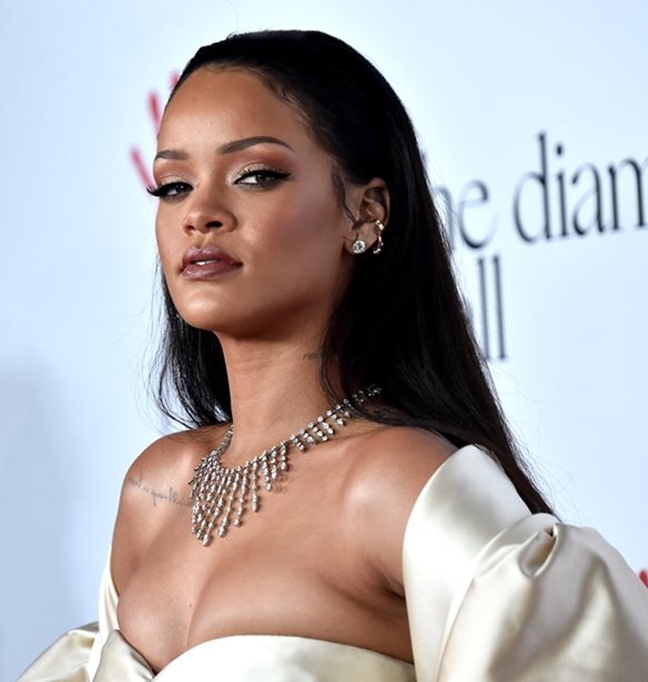 Rihanna: &#x39F; &#x3B1;&#x3BC;&#x3C6;&#x3B9;&#x3BB;&#x3B5;&#x3B3;&#x3CC;&#x3BC;&#x3B5;&#x3BD;&#x3BF;&#x3C2; &#x3C4;&#x3C1;&#x3CC;&#x3C0;&#x3BF;&#x3C2; &#x3C0;&#x3BF;&#x3C5; &#x3B5;&#x3C5;&#x3C7;&#x3AE;&#x3B8;&#x3B7;&#x3BA;&#x3B5; &#x3C3;&#x3C4;&#x3B7; &#x392;&#x3B1;&#x3C3;&#x3AF;&#x3BB;&#x3B9;&#x3C3;&#x3C3;&#x3B1; &#x395;&#x3BB;&#x3B9;&#x3C3;&#x3AC;&#x3B2;&#x3B5;&#x3C4;