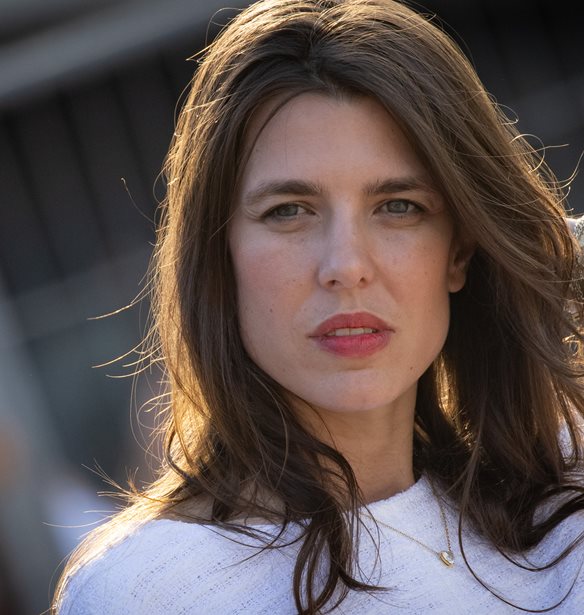&#x3A4;&#x3BF; &#x3C6;&#x3CC;&#x3C1;&#x3B5;&#x3BC;&#x3B1; &#x3C0;&#x3BF;&#x3C5; &#x3B5;&#x3C0;&#x3AD;&#x3BB;&#x3B5;&#x3BE;&#x3B5; &#x3B7; Charlotte Casiraghi &#x3B3;&#x3B9;&#x3B1; &#x3BD;&#x3B1; &#x3B3;&#x3AF;&#x3BD;&#x3B5;&#x3B9; &#x3BD;&#x3BF;&#x3BD;&#x3AC;