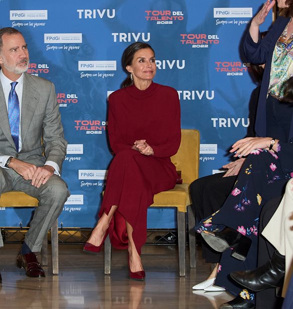 H &#x3B2;&#x3B1;&#x3C3;&#x3AF;&#x3BB;&#x3B9;&#x3C3;&#x3C3;&#x3B1; Letizia &#x3C6;&#x3CC;&#x3C1;&#x3B5;&#x3C3;&#x3B5; &#x3BE;&#x3B1;&#x3BD;&#x3AC; &#x3C4;&#x3BF; &#x3B1;&#x3B3;&#x3B1;&#x3C0;&#x3B7;&#x3BC;&#x3AD;&#x3BD;&#x3BF; &#x3C4;&#x3B7;&#x3C2; &#x3C6;&#x3CC;&#x3C1;&#x3B5;&#x3BC;&#x3B1; &#x3B1;&#x3C0;&#x3CC; &#x3C4;&#x3B7; Massimo Dutti