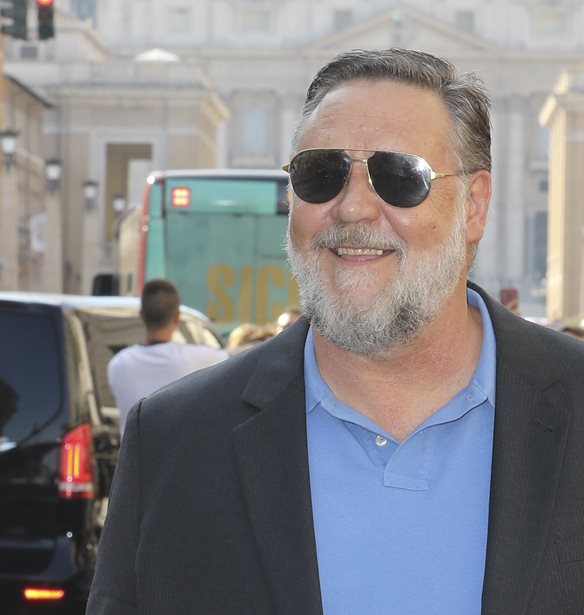 &quot;20 &#x3C7;&#x3C1;&#x3CC;&#x3BD;&#x3B9;&#x3B1; &#x3BD;&#x3B5;&#x3CC;&#x3C4;&#x3B5;&#x3C1;&#x3BF;&#x3C2;&quot; | &#x39F; Russell Crowe &#x3B1;&#x3C0;&#x3BF;&#x3C7;&#x3C9;&#x3C1;&#x3AF;&#x3C3;&#x3C4;&#x3B7;&#x3BA;&#x3B5; &#x3C4;&#x3BF; &#x3C7;&#x3B1;&#x3C1;&#x3B1;&#x3BA;&#x3C4;&#x3B7;&#x3C1;&#x3B9;&#x3C3;&#x3C4;&#x3B9;&#x3BA;&#x3CC; &#x3C4;&#x3BF;&#x3C5; &#x3BC;&#x3BF;&#x3CD;&#x3C3;&#x3B9; &#x3BA;&#x3B1;&#x3B9; &#x3BF;&#x3B9; &#x3B8;&#x3B1;&#x3C5;&#x3BC;&#x3B1;&#x3C3;&#x3C4;&#x3AD;&#x3C2; &#x3C4;&#x3BF;&#x3C5; &#x3B1;&#x3C0;&#x3BB;&#x3AC; &#x3C7;&#x3B5;&#x3B9;&#x3C1;&#x3BF;&#x3BA;&#x3C1;&#x3BF;&#x3C4;&#x3BF;&#x3CD;&#x3BD;