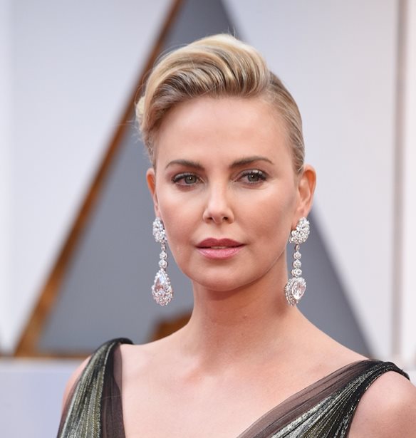 &#x397; &#x3B5;&#x3BC;&#x3C6;&#x3AC;&#x3BD;&#x3B9;&#x3C3;&#x3B7; &#x3C4;&#x3B7;&#x3C2; Charlize Theron &#x3C3;&#x3C4;&#x3B1; &#x38C;&#x3C3;&#x3BA;&#x3B1;&#x3C1; &#x3C3;&#x3C7;&#x3BF;&#x3BB;&#x3B9;&#x3AC;&#x3C3;&#x3C4;&#x3B7;&#x3BA;&#x3B5; &#x3CC;&#x3C3;&#x3BF; &#x3BA;&#x3B1;&#x3BC;&#x3AF;&#x3B1;