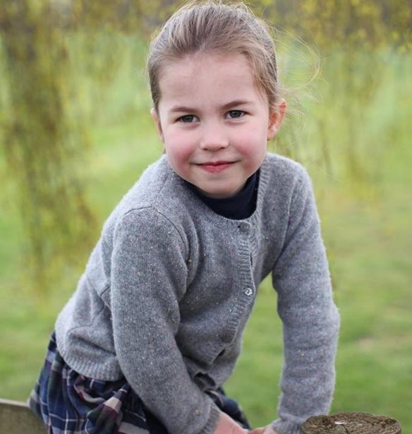 &#x3A0;&#x3C1;&#x3B9;&#x3B3;&#x3BA;&#x3AF;&#x3C0;&#x3B9;&#x3C3;&#x3C3;&#x3B1; Charlotte: &#x39A;&#x3B1;&#x3B9; &#x3BF;&#x3B9; &#x3B3;&#x3B1;&#x3BB;&#x3B1;&#x3B6;&#x3BF;&#x3B1;&#x3AF;&#x3BC;&#x3B1;&#x3C4;&#x3B5;&#x3C2; &#x3C6;&#x3BF;&#x3C1;&#x3AC;&#x3BD;&#x3B5; Zara