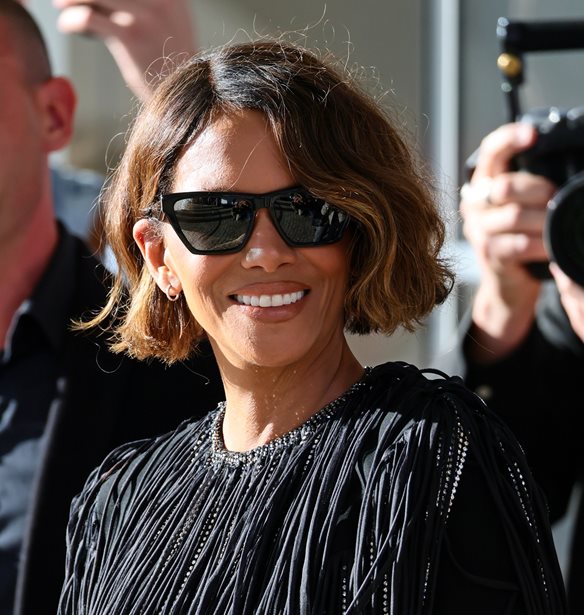&#x397; Halle Berry &#x3AD;&#x3C6;&#x3C4;&#x3B1;&#x3C3;&#x3B5; &#x3C3;&#x3C4;&#x3B9;&#x3C2; &#x39A;&#x3AC;&#x3BD;&#x3BD;&#x3B5;&#x3C2; &#x3B3;&#x3B9;&#x3B1; &#x3BD;&#x3B1; &#x3B1;&#x3BD;&#x3B1;&#x3BB;&#x3AC;&#x3B2;&#x3B5;&#x3B9; &#x3C4;&#x3BF;&#x3BD; &#x3BD;&#x3AD;&#x3BF; &#x3C4;&#x3B7;&#x3C2; &#x3C1;&#x3CC;&#x3BB;&#x3BF; &#x3C3;&#x3C4;&#x3BF; &#x3A6;&#x3B5;&#x3C3;&#x3C4;&#x3B9;&#x3B2;&#x3AC;&#x3BB;