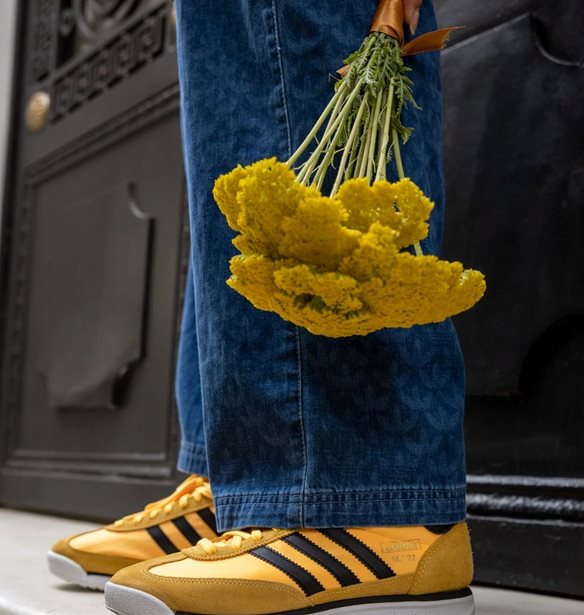 Trend Talk Sneaker Edition by adidas Originals | Casual &#x3BA;&#x3B1;&#x3B9; &#x3C4;&#x3B1;&#x3C5;&#x3C4;&#x3CC;&#x3C7;&#x3C1;&#x3BF;&#x3BD;&#x3B1; &#x3C0;&#x3BF;&#x3BB;&#x3C5;&#x3C4;&#x3B5;&#x3BB;&#x3AE; outfits &#x3BC;&#x3B5; &#x3C4;&#x3BF; &#x3B1;&#x3C0;&#x3CC;&#x3BB;&#x3C5;&#x3C4;&#x3BF; it sneaker SL72