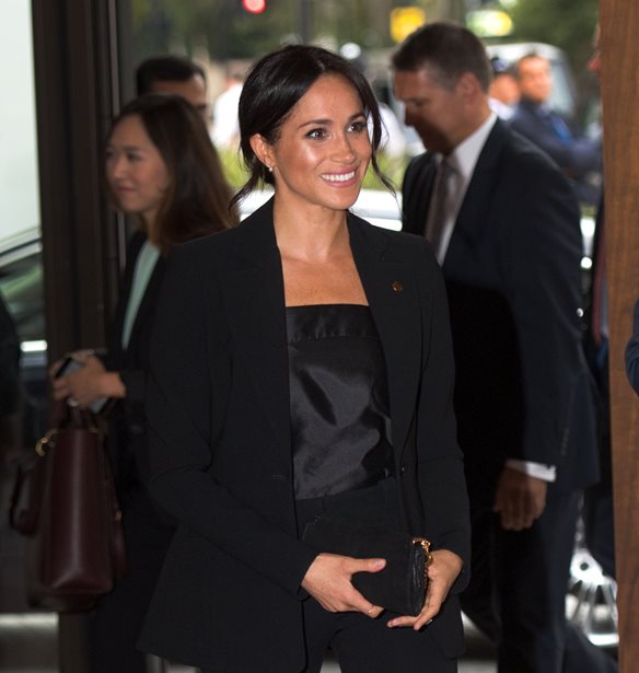 Meghan Markle | &#x3A4;&#x3BF; &#x3C0;&#x3B1;&#x3BB;&#x3AC;&#x3C4;&#x3B9; &#x3B1;&#x3BD;&#x3B1;&#x3BA;&#x3BF;&#x3AF;&#x3BD;&#x3C9;&#x3C3;&#x3B5; &#x3C4;&#x3B7;&#x3BD; &#x3B5;&#x3B3;&#x3BA;&#x3C5;&#x3BC;&#x3BF;&#x3C3;&#x3CD;&#x3BD;&#x3B7; &#x3C4;&#x3B7;&#x3C2;!