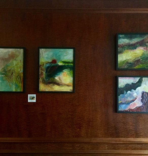 &#x3A4;&#x3BF; Explorer&#x2019;s Bar &#x3C4;&#x3BF;&#x3C5; NJV Athens Plaza &#x3C6;&#x3B9;&#x3BB;&#x3BF;&#x3BE;&#x3B5;&#x3BD;&#x3B5;&#x3AF; &#x3C4;&#x3B1; &#x3AD;&#x3C1;&#x3B3;&#x3B1; &#x3C4;&#x3B7;&#x3C2; &#x39C;&#x3AC;&#x3C7;&#x3B7;&#x3C2; &#x394;&#x3B7;&#x3BC;&#x3B7;&#x3C4;&#x3C1;&#x3AF;&#x3BF;&#x3C5;-&#x3A0;&#x3BF;&#x3BB;&#x3C5;&#x3BC;&#x3B5;&#x3C1;&#x3BF;&#x3C0;&#x3BF;&#x3CD;&#x3BB;&#x3BF;&#x3C5;