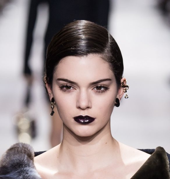 &#x39F;&#x3B9; &#x3BA;&#x3B1;&#x3BB;&#x3CD;&#x3C4;&#x3B5;&#x3C1;&#x3B5;&#x3C2; &#x3B1;&#x3C0;&#x3BF;&#x3C7;&#x3C1;&#x3CE;&#x3C3;&#x3B5;&#x3B9;&#x3C2; &#x3B3;&#x3B9;&#x3B1; &#x3C4;&#x3B1; &#x3C7;&#x3B5;&#x3AF;&#x3BB;&#x3B7; &#x3B1;&#x3C0;&#x3CC; &#x3C4;&#x3BF; catwalk &#x3C0;&#x3BF;&#x3C5; &#x3B8;&#x3B1; &#x3C6;&#x3BF;&#x3C1;&#x3AD;&#x3C3;&#x3BF;&#x3C5;&#x3BC;&#x3B5; (&#x3C3;&#x3AF;&#x3B3;&#x3BF;&#x3C5;&#x3C1;&#x3B1;) &#x3BA;&#x3B1;&#x3B9; &#x3C4;&#x3BF; 2017