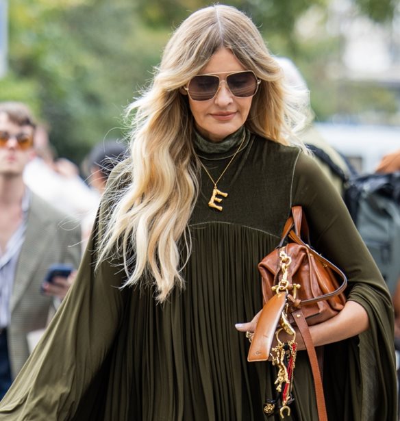 Olive Green | &#x397; &#x3C3;&#x3BF;&#x3C6;&#x3B9;&#x3C3;&#x3C4;&#x3B9;&#x3BA;&#x3AD; chic &#x3B1;&#x3C0;&#x3CC;&#x3C7;&#x3C1;&#x3C9;&#x3C3;&#x3B7; &#x3C0;&#x3BF;&#x3C5; &#x3C3;&#x3C5;&#x3BD;&#x3B1;&#x3B3;&#x3C9;&#x3BD;&#x3AF;&#x3B6;&#x3B5;&#x3C4;&#x3B1;&#x3B9; &#x3C3;&#x3B5; &#x3BA;&#x3BF;&#x3BC;&#x3C8;&#x3CC;&#x3C4;&#x3B7;&#x3C4;&#x3B1; &#x3C4;&#x3BF; &#x3BC;&#x3B1;&#x3CD;&#x3C1;&#x3BF;