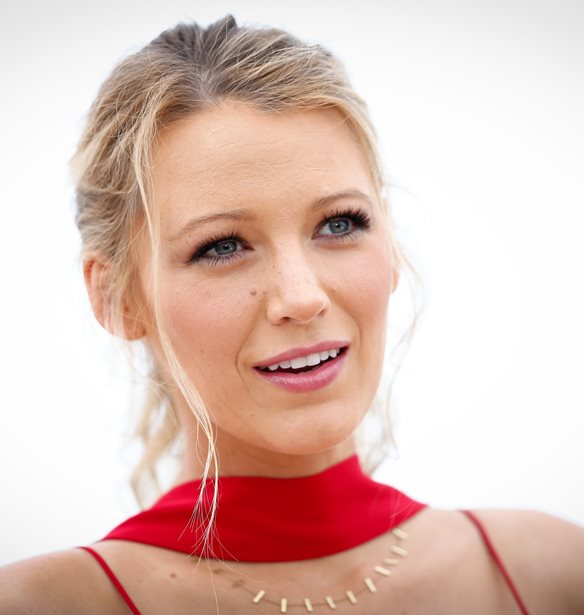 Blake Lively: 10 &#x3B1;&#x3C0;&#x3CC; &#x3C4;&#x3B9;&#x3C2; &#x3C0;&#x3B9;&#x3BF; &#x3BA;&#x3BF;&#x3BC;&#x3C8;&#x3AD;&#x3C2; &#x3B5;&#x3C0;&#x3AF;&#x3C3;&#x3B7;&#x3BC;&#x3B5;&#x3C2; &#x3B5;&#x3BC;&#x3C6;&#x3B1;&#x3BD;&#x3AF;&#x3C3;&#x3B5;&#x3B9;&#x3C2; &#x3C4;&#x3B7;&#x3C2; star
