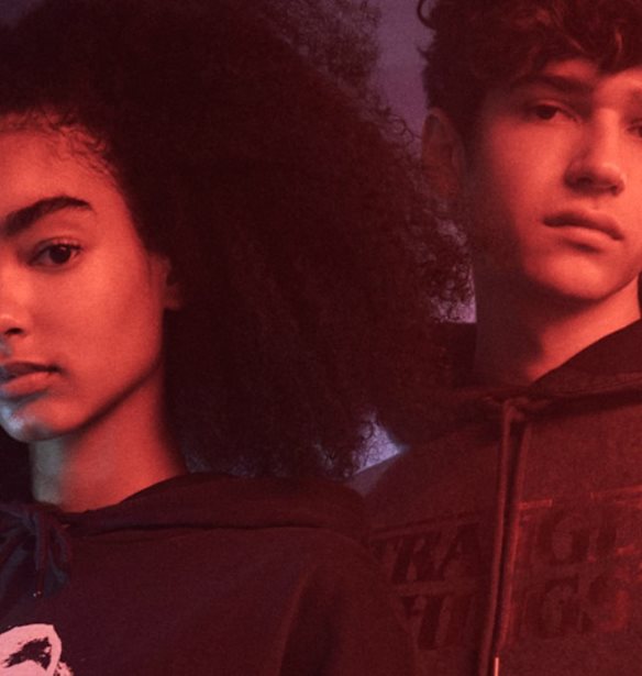 &#x39C;&#x3CC;&#x3BB;&#x3B9;&#x3C2; &#x3BA;&#x3C5;&#x3BA;&#x3BB;&#x3BF;&#x3C6;&#x3CC;&#x3C1;&#x3B7;&#x3C3;&#x3B5; &#x3B7; &#x3C3;&#x3C5;&#x3BB;&#x3BB;&#x3B5;&#x3BA;&#x3C4;&#x3B9;&#x3BA;&#x3AE; &#x3C3;&#x3C5;&#x3BB;&#x3BB;&#x3BF;&#x3B3;&#x3AE; Stranger Things x Pull &amp; Bear