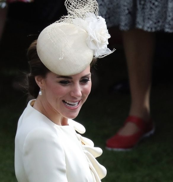 &#x39A;ate Middleton | 5 &#x3C6;&#x3BF;&#x3C1;&#x3AD;&#x3C2; &#x3C0;&#x3BF;&#x3C5; &#x3B5;&#x3C0;&#x3AD;&#x3BD;&#x3B4;&#x3C5;&#x3C3;&#x3B5; &#x3C3;&#x3B5; Zara &#x3BA;&#x3BF;&#x3BC;&#x3BC;&#x3AC;&#x3C4;&#x3B9;&#x3B1; &#x3C3;&#x3C4;&#x3B9;&#x3C2; &#x3B5;&#x3BC;&#x3C6;&#x3B1;&#x3BD;&#x3AF;&#x3C3;&#x3B5;&#x3B9;&#x3C2; &#x3C4;&#x3B7;&#x3C2;