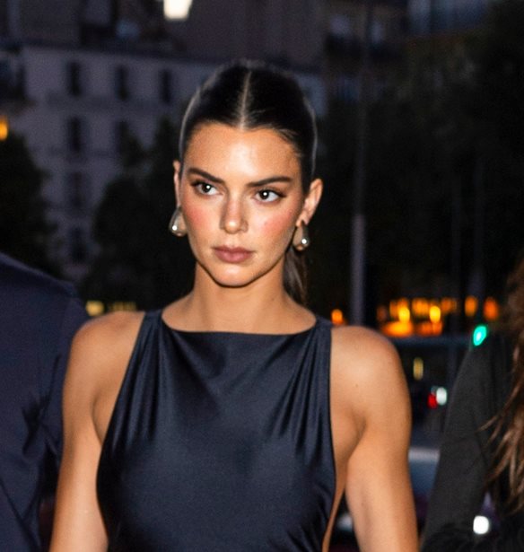 Kendall Jenner | &#x39C;&#x3B5; &#x3BD;&#x3AD;&#x3B1; &#x3BC;&#x3B1;&#x3BB;&#x3BB;&#x3B9;&#x3AC; &#x3C3;&#x3B5; &#x3BE;&#x3B1;&#x3BD;&#x3B8;&#x3B9;&#x3AC; &#x3B1;&#x3C0;&#x3CC;&#x3C7;&#x3C1;&#x3C9;&#x3C3;&#x3B7; &#x3C0;&#x3BF;&#x3C5; &#x3B1;&#x3C0;&#x3BF;&#x3C0;&#x3BD;&#x3AD;&#x3B5;&#x3B9; &#x3B1;&#x3AD;&#x3C1;&#x3B1; &#x3B1;&#x3C0;&#x3CC; 90&#x2019;s