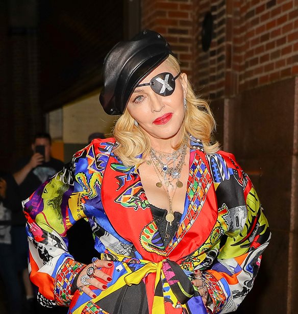 Madonna | &#x39C;&#x3BF;&#x3B9;&#x3C1;&#x3AC;&#x3C3;&#x3C4;&#x3B7;&#x3BA;&#x3B5; &#x3AD;&#x3BD;&#x3B1; remix &#x3B2;&#x3AF;&#x3BD;&#x3C4;&#x3B5;&#x3BF; &#x3BC;&#x3B5; &#x3BA;&#x3BF;&#x3C1;&#x3C5;&#x3C6;&#x3B1;&#x3AF;&#x3BF; hit &#x3C4;&#x3B7;&#x3C2; &#x3B3;&#x3B9;&#x3B1; &#x3BD;&#x3B1; &#x3B4;&#x3B5;&#x3AF;&#x3BE;&#x3B5;&#x3B9; &#x3C4;&#x3B7;&#x3BD; &#x3C3;&#x3C4;&#x3AE;&#x3C1;&#x3B9;&#x3BE;&#x3AE; &#x3C4;&#x3B7;&#x3C2; &#x3C3;&#x3C4;&#x3B7;&#x3BD; &#x39F;&#x3C5;&#x3BA;&#x3C1;&#x3B1;&#x3BD;&#x3AF;&#x3B1;