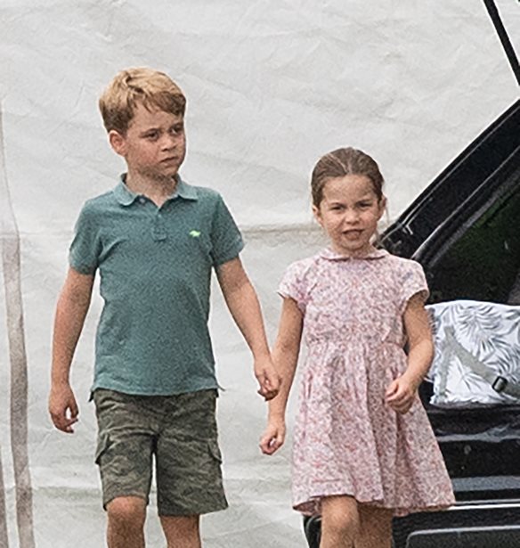 Charlotte &amp; George: &#x397; &#x3BA;&#x3BF;&#x3B9;&#x3BD;&#x3AE; &#x3C6;&#x3C9;&#x3C4;&#x3BF;&#x3B3;&#x3C1;&#x3B1;&#x3C6;&#x3AF;&#x3B1; &#x3B1;&#x3C0;&#x3CC; &#x3C4;&#x3B7;&#x3BD; &#x3C0;&#x3C1;&#x3CE;&#x3C4;&#x3B7; &#x3C4;&#x3BF;&#x3C5;&#x3C2; &#x3B7;&#x3BC;&#x3AD;&#x3C1;&#x3B1; &#x3C3;&#x3C4;&#x3BF; &#x3C3;&#x3C7;&#x3BF;&#x3BB;&#x3B5;&#x3AF;&#x3BF;