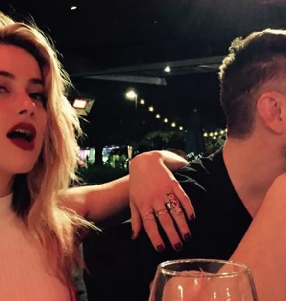 &#x39A;&#x3C1;&#x3CD;&#x3B2;&#x3B5;&#x3C4;&#x3B1;&#x3B9; &#x3BF; Elon Musk &#x3C0;&#x3AF;&#x3C3;&#x3C9; &#x3B1;&#x3C0;&#x3CC; &#x3C4;&#x3B9;&#x3C2; &#x3B4;&#x3C9;&#x3C1;&#x3B5;&#x3AD;&#x3C2; &#x3C3;&#x3C4;&#x3BF; &#x3CC;&#x3BD;&#x3BF;&#x3BC;&#x3B1; &#x3C4;&#x3B7;&#x3C2; Amber Heard;