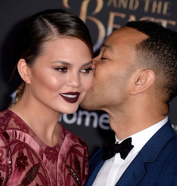 Chrissy Teigen - John Legend | &#x391;&#x3BD;&#x3B1;&#x3BA;&#x3BF;&#x3AF;&#x3BD;&#x3C9;&#x3C3;&#x3B1;&#x3BD; &#x3CC;&#x3C4;&#x3B9; &#x3B1;&#x3C0;&#x3AD;&#x3BA;&#x3C4;&#x3B7;&#x3C3;&#x3B1;&#x3BD; &#x3C0;&#x3B1;&#x3B9;&#x3B4;&#x3AF; &#x3BC;&#x3AD;&#x3C3;&#x3C9; &#x3C0;&#x3B1;&#x3C1;&#x3AD;&#x3BD;&#x3B8;&#x3B5;&#x3C4;&#x3B7;&#x3C2; &#x3BC;&#x3B7;&#x3C4;&#x3AD;&#x3C1;&#x3B1;&#x3C2;