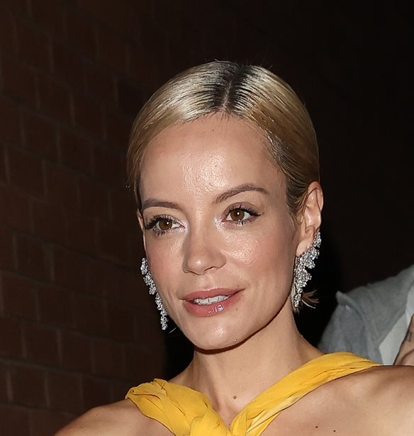 &#x397; Lily Allen &#x3B1;&#x3C0;&#x3BF;&#x3BA;&#x3AC;&#x3BB;&#x3C5;&#x3C8;&#x3B5; &#x3CC;&#x3C4;&#x3B9; &#x3C3;&#x3C4;&#x3B1;&#x3BC;&#x3AC;&#x3C4;&#x3B7;&#x3C3;&#x3B5; &#x3BD;&#x3B1; &#x3C4;&#x3C1;&#x3CE;&#x3B5;&#x3B9; | &#x397; &#x3BD;&#x3AD;&#x3B1; &#x3C4;&#x3B7;&#x3C2; &#x3B5;&#x3B9;&#x3BA;&#x3CC;&#x3BD;&#x3B1;