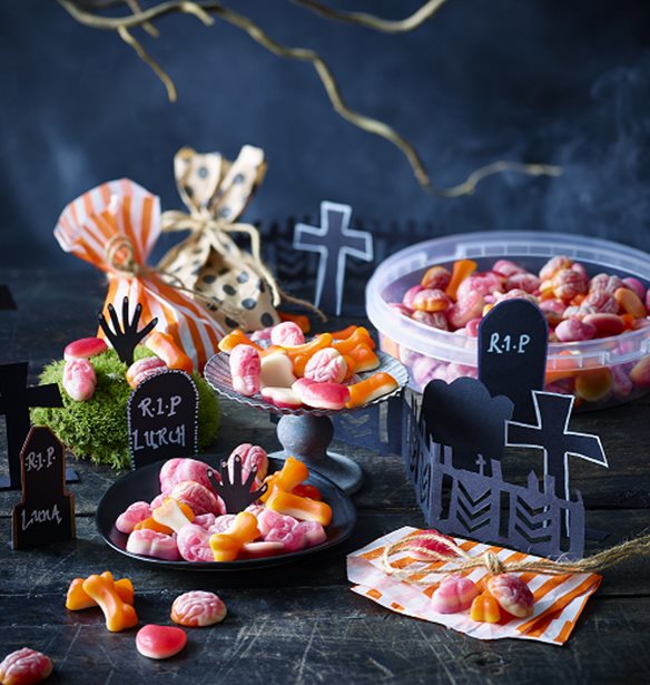 &#x3A4;&#x3B9; &#x3B1;&#x3B3;&#x3B1;&#x3C0;&#x3AC;&#x3BC;&#x3B5; &#x3B1;&#x3C5;&#x3C4;&#x3AE; &#x3C4;&#x3B7;&#x3BD; &#x3B5;&#x3B2;&#x3B4;&#x3BF;&#x3BC;&#x3AC;&#x3B4;&#x3B1;: The Halloween Edition