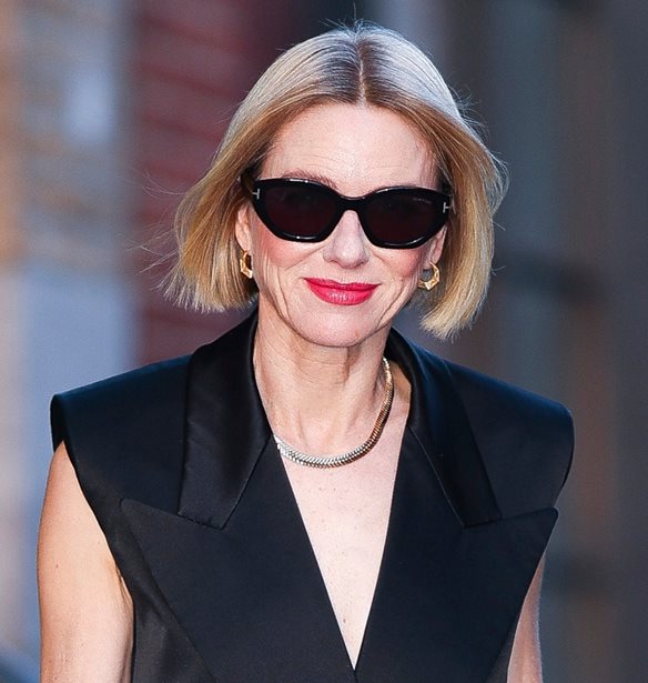 Blonde No More | &#x397; Naomi Watts &#x3B1;&#x3C0;&#x3BF;&#x3C7;&#x3B1;&#x3B9;&#x3C1;&#x3AD;&#x3C4;&#x3B7;&#x3C3;&#x3B5; &#x3C4;&#x3B1; signature &#x3BE;&#x3B1;&#x3BD;&#x3B8;&#x3AC; &#x3BC;&#x3B1;&#x3BB;&#x3BB;&#x3B9;&#x3AC; &#x3C4;&#x3B7;&#x3C2; &#x3B3;&#x3B9;&#x3B1; &#x3C4;&#x3B9;&#x3C2; &#x3B1;&#x3BD;&#x3AC;&#x3B3;&#x3BA;&#x3B5;&#x3C2; &#x3BD;&#x3AD;&#x3BF;&#x3C5; &#x3C1;&#x3CC;&#x3BB;&#x3BF;&#x3C5;