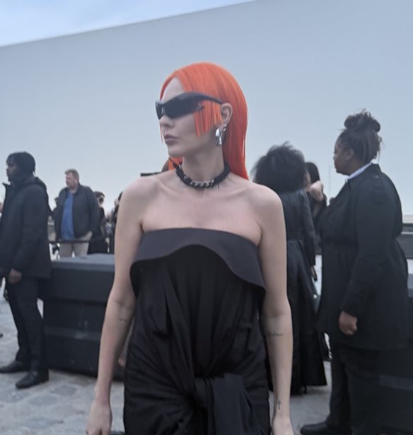 &#x397; &#x3A4;&#x3AC;&#x3BC;&#x3C4;&#x3B1; &#x3C3;&#x3C4;&#x3B7; front row &#x3C4;&#x3BF;&#x3C5; fashion show &#x3C4;&#x3BF;&#x3C5; &#x3BF;&#x3AF;&#x3BA;&#x3BF;&#x3C5; Balenciaga &#x3C3;&#x3C4;&#x3BF; &#x3A0;&#x3B1;&#x3C1;&#x3AF;&#x3C3;&#x3B9;