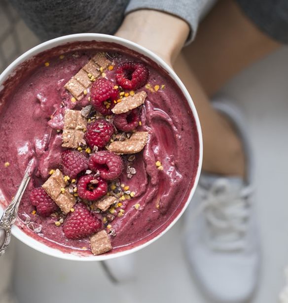 Αυτό το συστατικό θα κάνει πιο υγιεινό το smoothie bowl σου