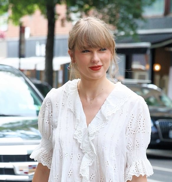 Taylor Swift | &#x3A0;&#x3BF;&#x3B9;&#x3B1; &#x3B3;&#x3BD;&#x3C9;&#x3C3;&#x3C4;&#x3AE; &#x3C4;&#x3C1;&#x3B1;&#x3B3;&#x3BF;&#x3C5;&#x3B4;&#x3AF;&#x3C3;&#x3C4;&#x3C1;&#x3B9;&#x3B1; &#x3AD;&#x3B3;&#x3C1;&#x3B1;&#x3C8;&#x3B5; &#x3C4;&#x3C1;&#x3B1;&#x3B3;&#x3BF;&#x3CD;&#x3B4;&#x3B9; &#x3BA;&#x3B1;&#x3B9; &#x3C4;&#x3B7;&#x3BD; &#x3B1;&#x3C0;&#x3BF;&#x3BA;&#x3B1;&#x3BB;&#x3B5;&#x3AF; &quot;&#x3AC;&#x3C0;&#x3BB;&#x3B7;&#x3C3;&#x3C4;&#x3B7;&quot;