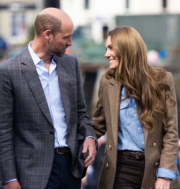 Kate Middleton | &#x3A4;&#x3B9; &#x3C3;&#x3C5;&#x3BC;&#x3B2;&#x3BF;&#x3BB;&#x3AF;&#x3B6;&#x3BF;&#x3C5;&#x3BD; &#x3C4;&#x3B1; &#x3BA;&#x3BF;&#x3C3;&#x3BC;&#x3AE;&#x3BC;&#x3B1;&#x3C4;&#x3B1; &#x3C0;&#x3BF;&#x3C5; &#x3B5;&#x3C0;&#x3AD;&#x3BB;&#x3B5;&#x3BE;&#x3B5; &#x3C3;&#x3C4;&#x3B7;&#x3BD; &#x3B5;&#x3C0;&#x3AD;&#x3C4;&#x3B5;&#x3B9;&#x3BF; &#x3B3;&#x3AC;&#x3BC;&#x3BF;&#x3C5; &#x3C4;&#x3B7;&#x3C2; &#x3BC;&#x3B5; &#x3C4;&#x3BF;&#x3BD; &#x3C0;&#x3C1;&#x3AF;&#x3B3;&#x3BA;&#x3B9;&#x3C0;&#x3B1; William;