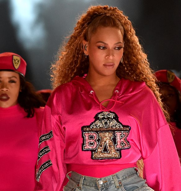 Beyonce | &#x393;&#x3B9;&#x3B1;&#x3C4;&#x3AF; &#x3B7; &#x3C3;&#x3C5;&#x3BD;&#x3B5;&#x3C1;&#x3B3;&#x3B1;&#x3C3;&#x3AF;&#x3B1; &#x3C4;&#x3B7;&#x3C2; &#x3BC;&#x3B5; &#x3C4;&#x3BF; Netflix &#x3AD;&#x3C7;&#x3B5;&#x3B9; &#x3B5;&#x3BB;&#x3BB;&#x3B7;&#x3BD;&#x3B9;&#x3BA;&#x3CC; &quot;&#x3B1;&#x3AD;&#x3C1;&#x3B1;&quot;;