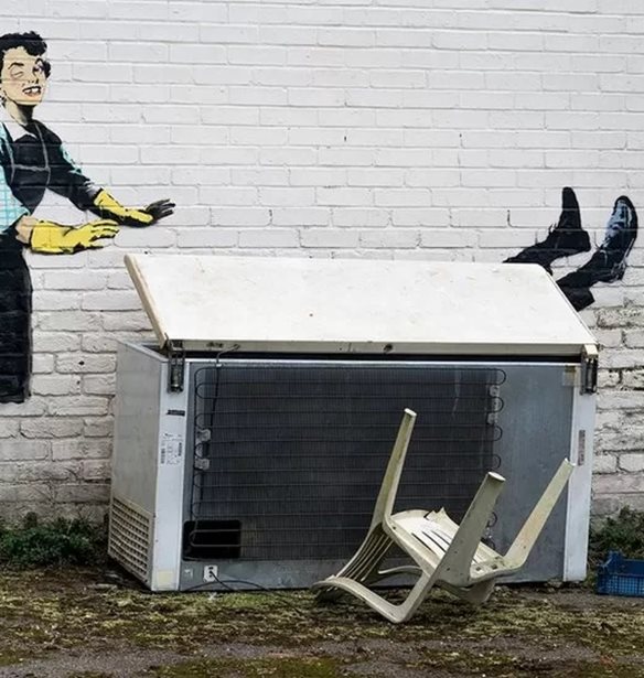 Banksy | &#x3A4;&#x3BF; &#x3BD;&#x3AD;&#x3BF; &#x3AD;&#x3C1;&#x3B3;&#x3BF; &#x3C4;&#x3BF;&#x3C5; &#x3B5;&#x3AF;&#x3BD;&#x3B1;&#x3B9; &#x3AD;&#x3BD;&#x3B1; &#x3BC;&#x3AE;&#x3BD;&#x3C5;&#x3BC;&#x3B1; &#x3BA;&#x3B1;&#x3C4;&#x3AC; &#x3C4;&#x3B7;&#x3C2; &#x3B5;&#x3BD;&#x3B4;&#x3BF;&#x3BF;&#x3B9;&#x3BA;&#x3BF;&#x3B3;&#x3B5;&#x3BD;&#x3B5;&#x3B9;&#x3B1;&#x3BA;&#x3AE;&#x3C2; &#x3B2;&#x3AF;&#x3B1;&#x3C2;.