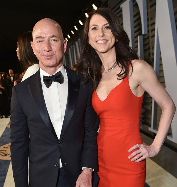 H &#x3C0;&#x3C1;&#x3CE;&#x3B7;&#x3BD; &#x3C3;&#x3CD;&#x3B6;&#x3C5;&#x3B3;&#x3BF;&#x3C2; &#x3C4;&#x3BF;&#x3C5; Jeff Bezos &#x200B;&#x200B;&quot;&#x3BE;&#x3B5;&#x3C6;&#x3BF;&#x3C1;&#x3C4;&#x3CE;&#x3B8;&#x3B7;&#x3BA;&#x3B5;&quot; &#x3BC;&#x3B5;&#x3C4;&#x3BF;&#x3C7;&#x3AD;&#x3C2; &#x3C4;&#x3B7;&#x3C2; Amazon &#x3B1;&#x3BE;&#x3AF;&#x3B1;&#x3C2; 12,6 &#x3B4;&#x3B9;&#x3C3;&#x3B5;&#x3BA;&#x3B1;&#x3C4;&#x3BF;&#x3BC;&#x3BC;&#x3C5;&#x3C1;&#x3AF;&#x3C9;&#x3BD; &#x3B4;&#x3BF;&#x3BB;&#x3B1;&#x3C1;&#x3AF;&#x3C9;&#x3BD;