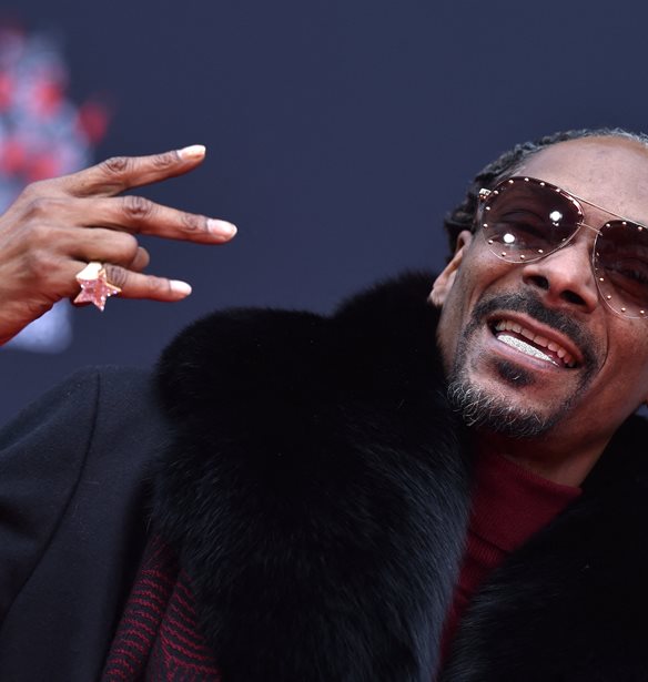 &#x39F; Snoop Dogg &#x3B1;&#x3BD;&#x3B1;&#x3BA;&#x3BF;&#x3AF;&#x3BD;&#x3C9;&#x3C3;&#x3B5; &#x3C4;&#x3B7;&#x3BD; &#x3B5;&#x3AF;&#x3C3;&#x3BF;&#x3B4;&#x3BF; &#x3C4;&#x3B7;&#x3C2; &#x3B9;&#x3C3;&#x3C4;&#x3BF;&#x3C1;&#x3B9;&#x3BA;&#x3AE;&#x3C2; &#x3B4;&#x3B9;&#x3C3;&#x3BA;&#x3BF;&#x3B3;&#x3C1;&#x3B1;&#x3C6;&#x3B9;&#x3BA;&#x3AE;&#x3C2; &#x3B5;&#x3C4;&#x3B1;&#x3B9;&#x3C1;&#x3B5;&#x3AF;&#x3B1;&#x3C2; &quot;Death Row&quot; &#x3C3;&#x3C4;&#x3BF;&#x3BD; &#x3BA;&#x3CC;&#x3C3;&#x3BC;&#x3BF; &#x3C4;&#x3C9;&#x3BD; NFTs