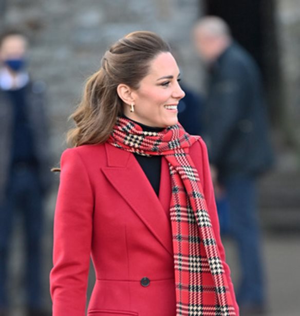 Kate Middleton | &#x397; &#x3B1;&#x3C0;&#x3AC;&#x3BD;&#x3C4;&#x3B7;&#x3C3;&#x3B7; &#x3C4;&#x3B7;&#x3C2; &#x3BF;&#x3B9;&#x3BA;&#x3BF;&#x3B3;&#x3AD;&#x3BD;&#x3B5;&#x3B9;&#x3AC;&#x3C2; &#x3C4;&#x3B7;&#x3C2; &#x3C3;&#x3C4;&#x3BF;&#x3C5;&#x3C2; &#x3B9;&#x3C3;&#x3C7;&#x3C5;&#x3C1;&#x3B9;&#x3C3;&#x3BC;&#x3BF;&#x3CD;&#x3C2; &#x3C4;&#x3B7;&#x3C2; Meghan Markle