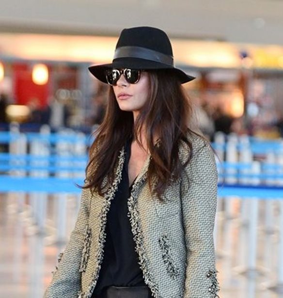 Catherine Zeta Jones-Caitlyn Jenner: &#x3A0;&#x3BF;&#x3CD; &#x3C4;&#x3B9;&#x3C2; &#x3B5;&#x3BD;&#x3C4;&#x3CC;&#x3C0;&#x3B9;&#x3C3;&#x3B5; &#x3BF; &#x3C6;&#x3C9;&#x3C4;&#x3BF;&#x3B3;&#x3C1;&#x3B1;&#x3C6;&#x3B9;&#x3BA;&#x3CC;&#x3C2; &#x3C6;&#x3B1;&#x3BA;&#x3CC;&#x3C2;;