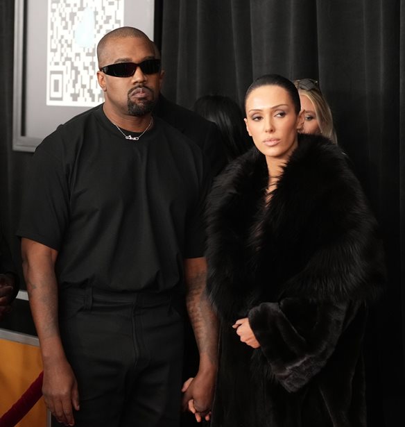 &#x39F; Kanye West &#x3BA;&#x3B1;&#x3B9; &#x3B7; Bianca Censori &#x3C0;&#x3B1;&#x3AF;&#x3C1;&#x3BD;&#x3BF;&#x3C5;&#x3BD; &#x3B4;&#x3B9;&#x3B1;&#x3B6;&#x3CD;&#x3B3;&#x3B9;&#x3BF;