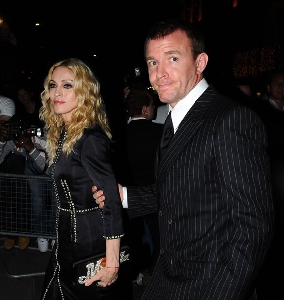 Madonna | Σμίγει ξανά με τον πρώην σύζυγό της, Guy Ritchie, για πρώτη φορά μετά από σχεδόν 20 χρόνια.