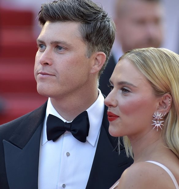 &#x397; &#x3B1;&#x3C0;&#x3AF;&#x3B8;&#x3B1;&#x3BD;&#x3B7; &#x3B1;&#x3BD;&#x3C4;&#x3AF;&#x3B4;&#x3C1;&#x3B1;&#x3C3;&#x3B7; &#x3C4;&#x3BF;&#x3C5; Colin Jost &#x3C3;&#x3C4;&#x3B7;&#x3BD; &#x3B5;&#x3AF;&#x3B4;&#x3B7;&#x3C3;&#x3B7; &#x3C4;&#x3C9;&#x3BD; 14,8 &#x3B4;&#x3B9;&#x3C3;&#x3B5;&#x3BA;&#x3B1;&#x3C4;&#x3BF;&#x3BC;&#x3BC;&#x3C5;&#x3C1;&#x3AF;&#x3C9;&#x3BD; &#x3B4;&#x3BF;&#x3BB;&#x3B1;&#x3C1;&#x3AF;&#x3C9;&#x3BD; &#x3C4;&#x3B7;&#x3C2; &#x3C3;&#x3C5;&#x3B6;&#x3CD;&#x3B3;&#x3BF;&#x3C5; &#x3C4;&#x3BF;&#x3C5;, Scarlett Johansson