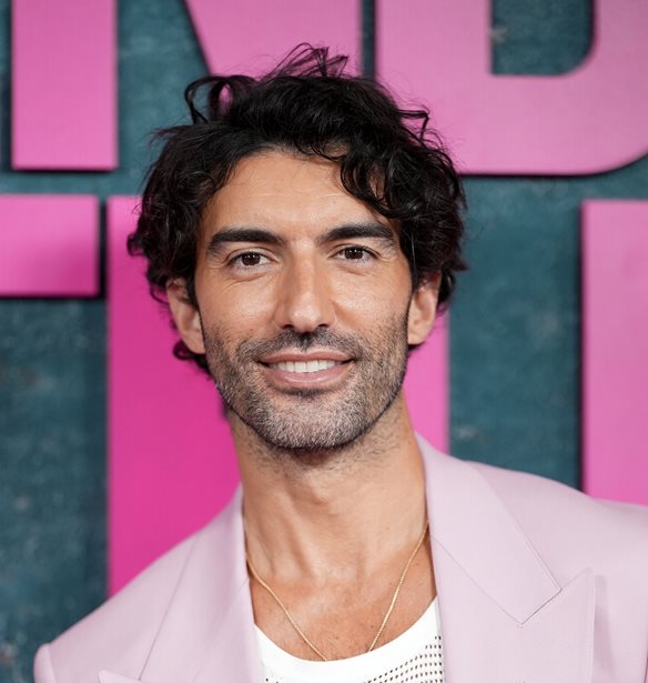 &#x393;&#x3B9;&#x3B1;&#x3C4;&#x3AF; &#x3BF; &#x3B4;&#x3B9;&#x3BA;&#x3B7;&#x3B3;&#x3CC;&#x3C1;&#x3BF;&#x3C2; &#x3C4;&#x3BF;&#x3C5; Justin Baldoni &#x3C4;&#x3BF;&#x3C5; &#x3B5;&#x3AF;&#x3C7;&#x3B5; &#x3BA;&#x3AC;&#x3BD;&#x3B5;&#x3B9; &#x3BC;&#x3AE;&#x3BD;&#x3C5;&#x3C3;&#x3B7; &#x3C0;&#x3C1;&#x3B9;&#x3BD; &#x3B1;&#x3C0;&#x3CC; 4 &#x3C7;&#x3C1;&#x3CC;&#x3BD;&#x3B9;&#x3B1;
