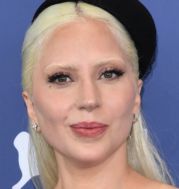 Lady Gaga | &#x393;&#x3B9;&#x3B1;&#x3C4;&#x3AF; &#x3B1;&#x3B3;&#x3BD;&#x3CC;&#x3B7;&#x3C3;&#x3B5; &#x3B1;&#x3BD;&#x3C4;&#x3AF; &#x3BD;&#x3B1; &#x3B4;&#x3B9;&#x3B1;&#x3C8;&#x3B5;&#x3CD;&#x3C3;&#x3B5;&#x3B9; &#x3C4;&#x3B9;&#x3C2; &#x3C6;&#x3AE;&#x3BC;&#x3B5;&#x3C2; &#x3C0;&#x3BF;&#x3C5; &#x3C5;&#x3C0;&#x3BF;&#x3C3;&#x3C4;&#x3AE;&#x3C1;&#x3B9;&#x3B6;&#x3B1;&#x3BD; &#x3CC;&#x3C4;&#x3B9; &#x3B5;&#x3AF;&#x3BD;&#x3B1;&#x3B9; &#x3AC;&#x3BD;&#x3B4;&#x3C1;&#x3B1;&#x3C2;