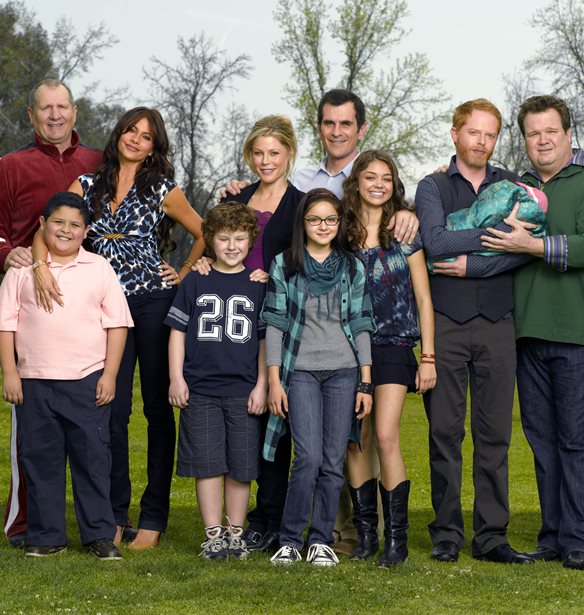 Modern Family | &#x395;&#x3C4;&#x3BF;&#x3B9;&#x3BC;&#x3AC;&#x3B6;&#x3B5;&#x3C4;&#x3B1;&#x3B9; spin-off &#x3C4;&#x3B7;&#x3C2; &#x3C3;&#x3B5;&#x3B9;&#x3C1;&#x3AC;&#x3C2;;