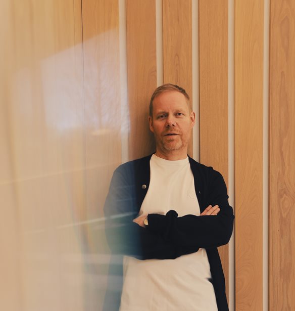 Max Richter | O &#x3B1;&#x3C1;&#x3C7;&#x3B9;&#x3C4;&#x3AD;&#x3BA;&#x3C4;&#x3BF;&#x3BD;&#x3B1;&#x3C2; &#x3C4;&#x3BF;&#x3C5; &#x3BC;&#x3BF;&#x3C5;&#x3C3;&#x3B9;&#x3BA;&#x3BF;&#x3CD; &#x3C3;&#x3C5;&#x3BD;&#x3B1;&#x3B9;&#x3C3;&#x3B8;&#x3AE;&#x3BC;&#x3B1;&#x3C4;&#x3BF;&#x3C2; &#x3C4;&#x3BF;&#x3C5; 21&#x3BF;&#x3C5; &#x3B1;&#x3B9;&#x3CE;&#x3BD;&#x3B1; &#x3AD;&#x3C1;&#x3C7;&#x3B5;&#x3C4;&#x3B1;&#x3B9; &#x3C3;&#x3C4;&#x3BF; &#x397;&#x3C1;&#x3CE;&#x3B4;&#x3B5;&#x3B9;&#x3BF;