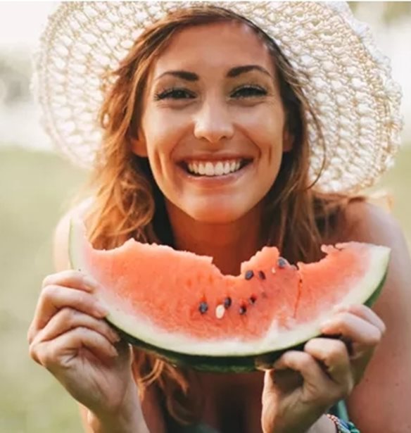 Πώς επηρεάζει η διατροφή τον τρόπο που γερνάμε