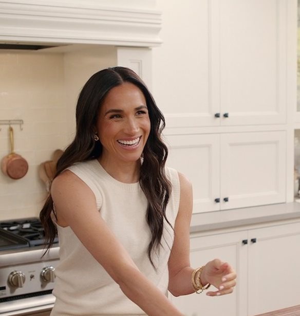 H Meghan Markle &#x3BC;&#x3B1;&#x3C2; &#x3B2;&#x3AC;&#x3B6;&#x3B5;&#x3B9; &#x3C3;&#x3C4;&#x3B7;&#x3BD; &#x3BA;&#x3BF;&#x3C5;&#x3B6;&#x3AF;&#x3BD;&#x3B1; &#x3C4;&#x3B7;&#x3C2; &#x3B3;&#x3B9;&#x3B1; &#x3C4;&#x3B9;&#x3C2; &#x3B1;&#x3BD;&#x3AC;&#x3B3;&#x3BA;&#x3B5;&#x3C2; &#x3C4;&#x3B7;&#x3C2; &#x3BD;&#x3AD;&#x3B1;&#x3C2; &#x3C4;&#x3B7;&#x3C2; &#x3C3;&#x3B5;&#x3B9;&#x3C1;&#x3AC;&#x3C2;