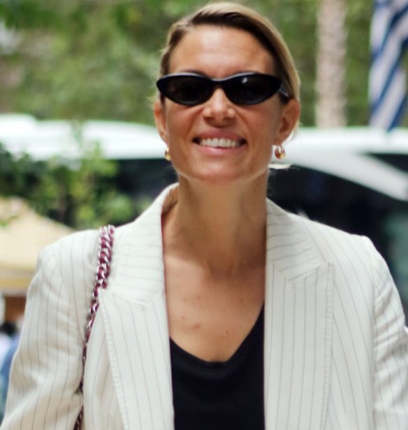 Sleek, &#x3BB;&#x3B1;&#x3BC;&#x3C0;&#x3B5;&#x3C1;&#x3AC; &#x3BC;&#x3B1;&#x3BB;&#x3BB;&#x3B9;&#x3AC; | &#x397; &#x392;&#x3AF;&#x3BA;&#x3C5; &#x39A;&#x3B1;&#x3B3;&#x3B9;&#x3AC; &#x3BC;&#x3B5; &#x3C4;&#x3BF; chic &#x3C7;&#x3C4;&#x3AD;&#x3BD;&#x3B9;&#x3C3;&#x3BC;&#x3B1; &#x3C0;&#x3BF;&#x3C5; &quot;&#x3B1;&#x3C6;&#x3B1;&#x3B9;&#x3C1;&#x3B5;&#x3AF;&quot; &#x3C7;&#x3C1;&#x3CC;&#x3BD;&#x3B9;&#x3B1; &#x3B1;&#x3C0;&#x3CC; &#x3C4;&#x3BF; &#x3C0;&#x3C1;&#x3CC;&#x3C3;&#x3C9;&#x3C0;&#x3BF;