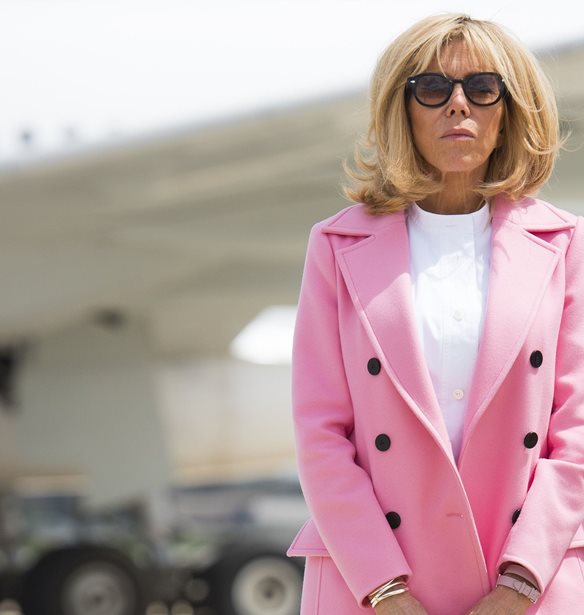 Brigitte Macron |&#x39C;&#x3B5; navy outfit &#x3C3;&#x3C4;&#x3BF; front row &#x3C4;&#x3B7;&#x3C2; &#x3B5;&#x3C0;&#x3AF;&#x3B4;&#x3B5;&#x3B9;&#x3BE;&#x3B7;&#x3C2; &#x3BC;&#x3CC;&#x3B4;&#x3B1;&#x3C2; &#x3C4;&#x3BF;&#x3C5; &#x3BF;&#x3AF;&#x3BA;&#x3BF;&#x3C5; Balmain