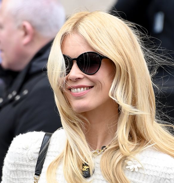 &#x39F;&#x3B9; &#x3B4;&#x3B9;&#x3B1;&#x3BA;&#x3BF;&#x3C0;&#x3AD;&#x3C2; &#x3C4;&#x3B7;&#x3C2; Claudia Schiffer &#x3C3;&#x3C4;&#x3B7;&#x3BD; &#x395;&#x3BB;&#x3BB;&#x3AC;&#x3B4;&#x3B1; - &#x397; &#x3C6;&#x3C9;&#x3C4;&#x3BF;&#x3B3;&#x3C1;&#x3B1;&#x3C6;&#x3AF;&#x3B1; &#x3C0;&#x3BF;&#x3C5; &#x3B1;&#x3BD;&#x3AD;&#x3B2;&#x3B1;&#x3C3;&#x3B5;