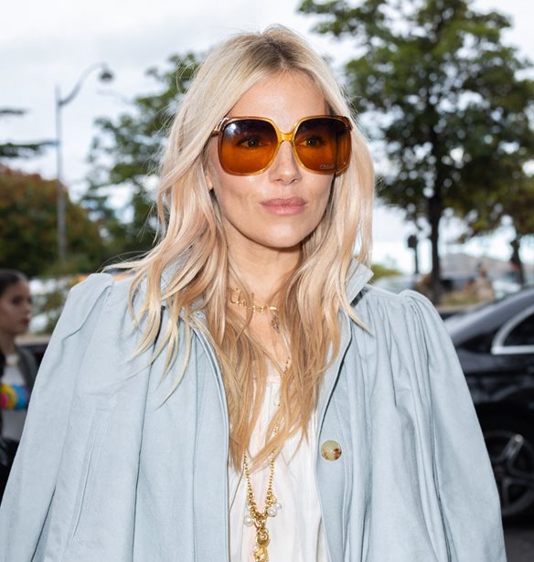 Paris Fashion Week | &#x3A4;&#x3B1; &#x3BA;&#x3BF;&#x3BC;&#x3C8;&#x3AC; &#x3C7;&#x3C4;&#x3B5;&#x3BD;&#x3AF;&#x3C3;&#x3BC;&#x3B1;&#x3C4;&#x3B1; &#x3BA;&#x3B1;&#x3B9; makeup looks &#x3C0;&#x3BF;&#x3C5; &#x3BE;&#x3B5;&#x3C7;&#x3C9;&#x3C1;&#x3AF;&#x3C3;&#x3B1;&#x3BC;&#x3B5; &#x3C3;&#x3C4;&#x3BF; front row