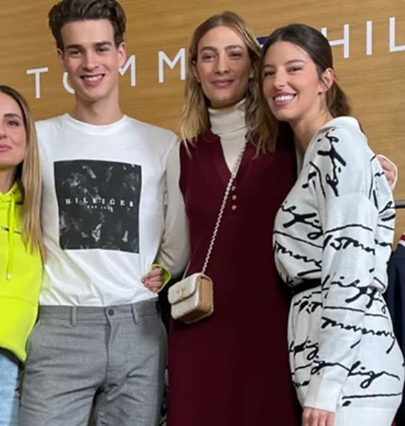 &#x38C;&#x3BB;&#x3B1; &#x3CC;&#x3C3;&#x3B1; &#x3AD;&#x3B3;&#x3B9;&#x3BD;&#x3B1;&#x3BD; &#x3C3;&#x3C4;&#x3BF; 2&#x3BF; Live Shopping event &#x3B1;&#x3C0;&#x3CC; &#x3C4;&#x3BF;&#x3BD; Tommy Hilfiger &#x3BA;&#x3B1;&#x3B9; &#x3C4;&#x3BF; MissBloom.gr